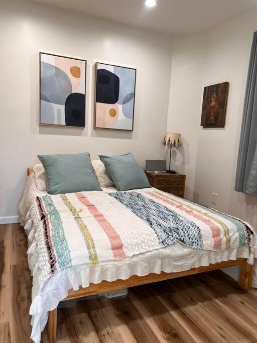 Lovely Little Cottage Close to Forum,Sofi,LAX