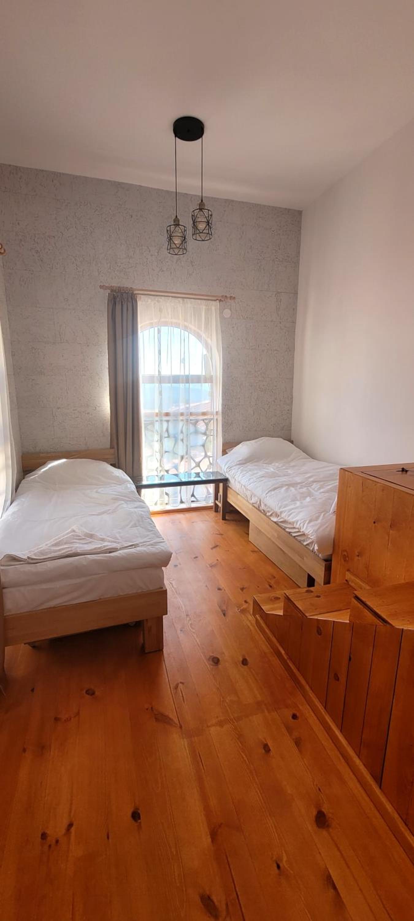 The Golden Nest - 3 Bedroom Family Mountain Apartment