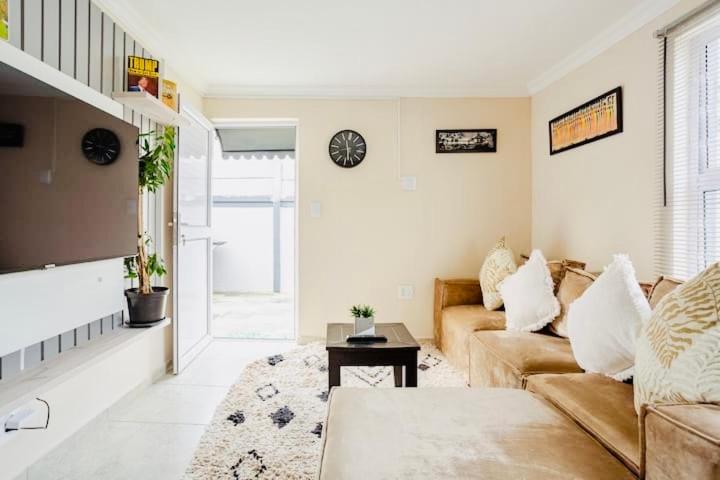 Caline VIP Luxury Jacuzzi &, Swimming Pool MEWS view 5