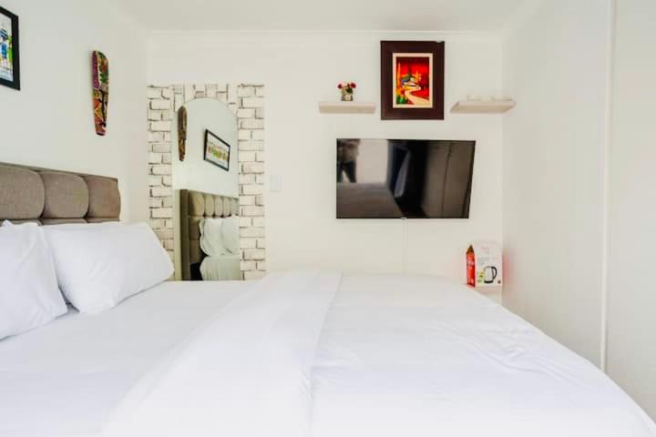 Caline VIP Luxury Jacuzzi &, Swimming Pool MEWS view 2