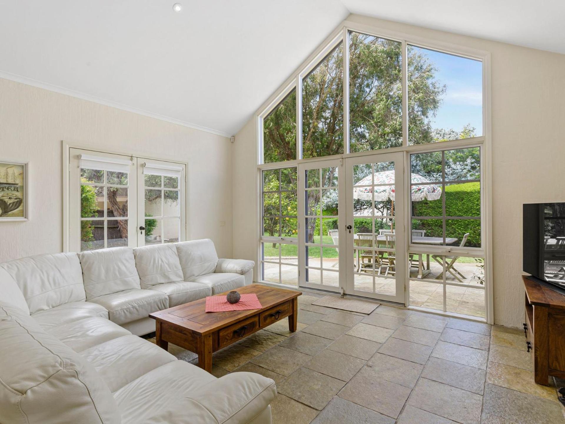 Portsea Hideaway Classic Style