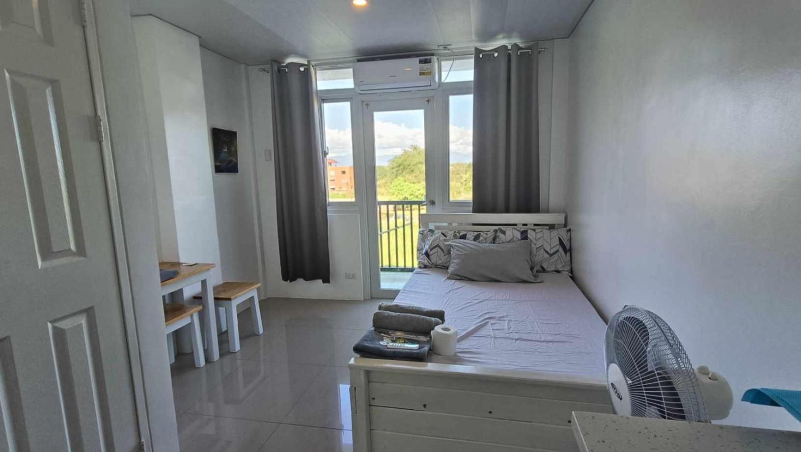 studio condo in urdaneta view 3