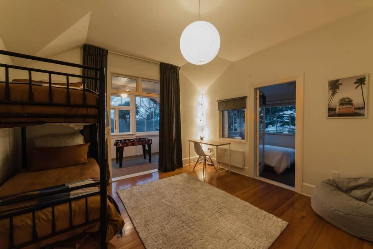 Bel Air Mansion - Sleeps 12 Villa