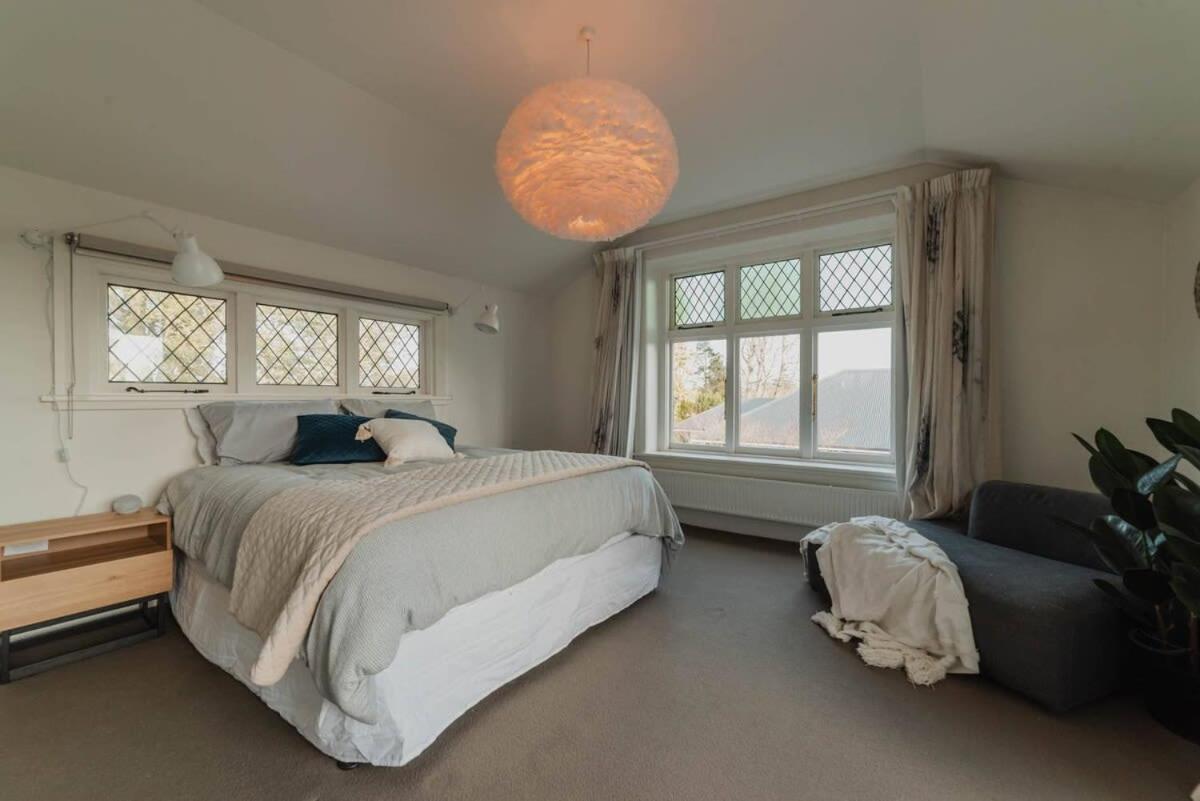 Bel Air Mansion - Sleeps 12 Villa
