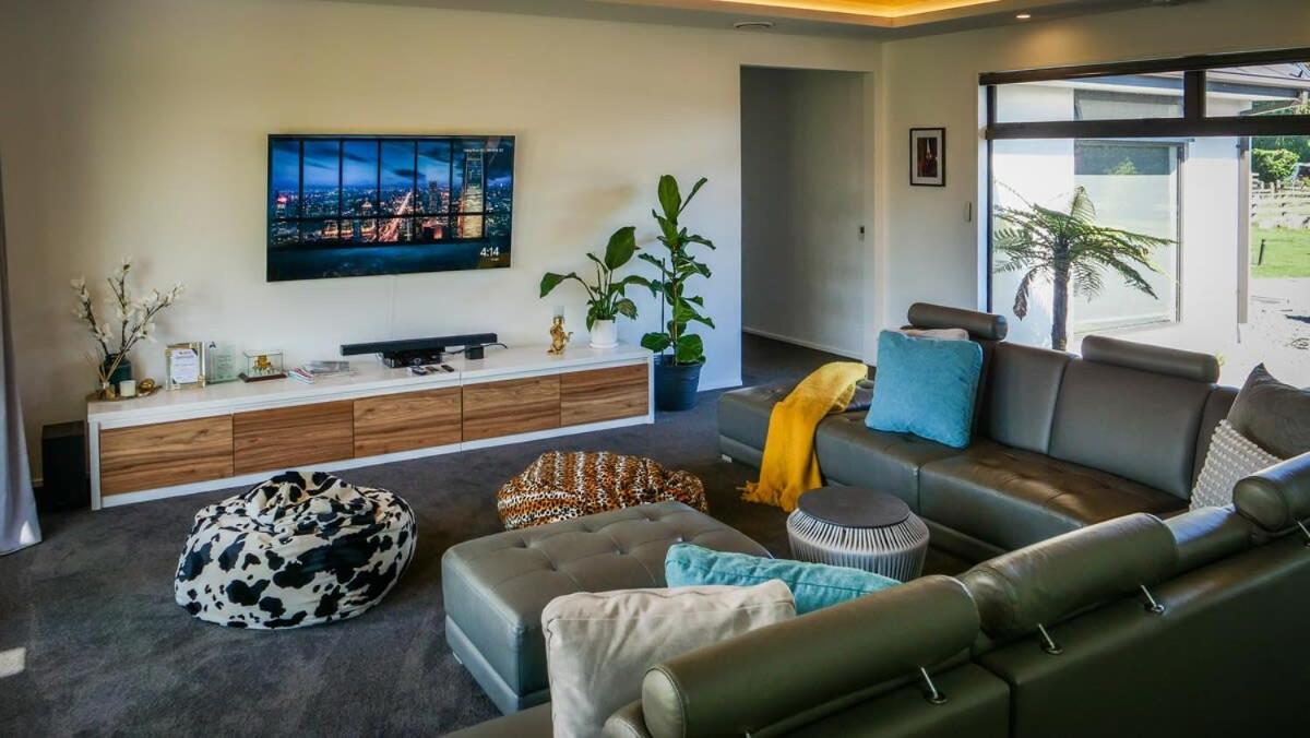 Expansive Luxury Country Escape