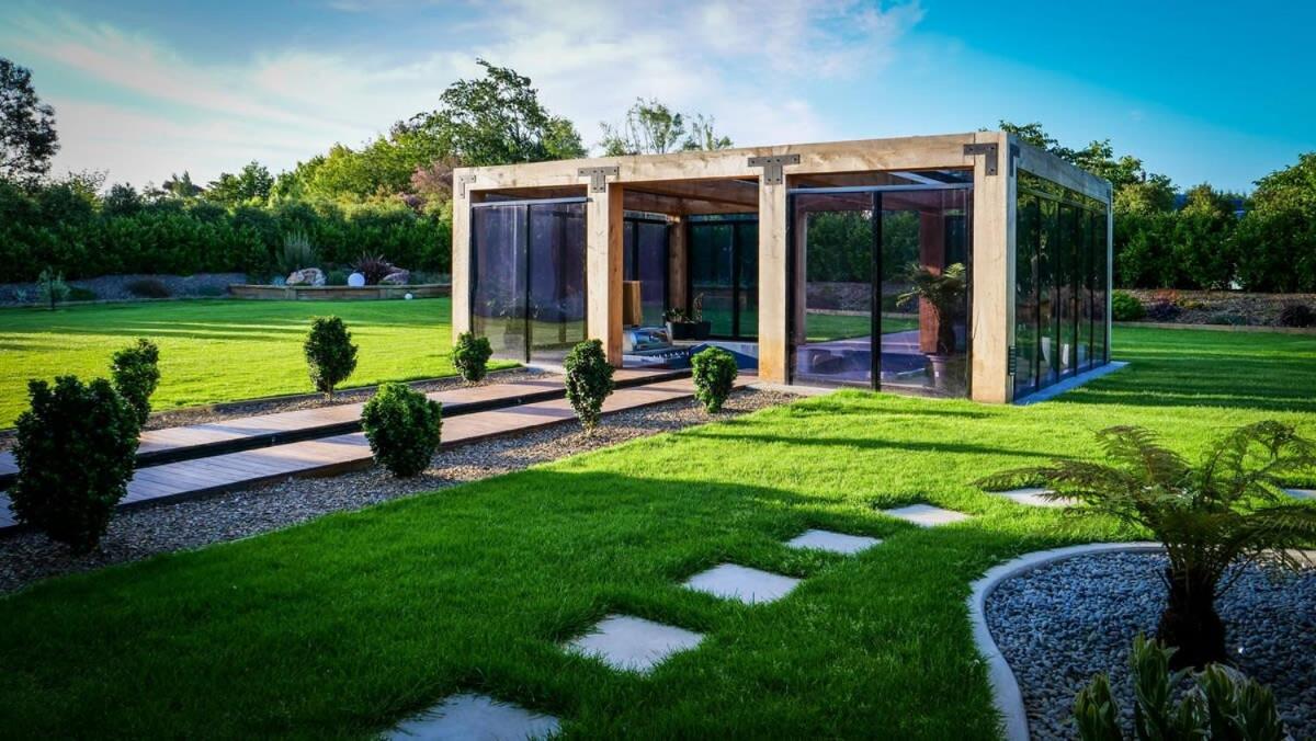 Expansive Luxury Country Escape