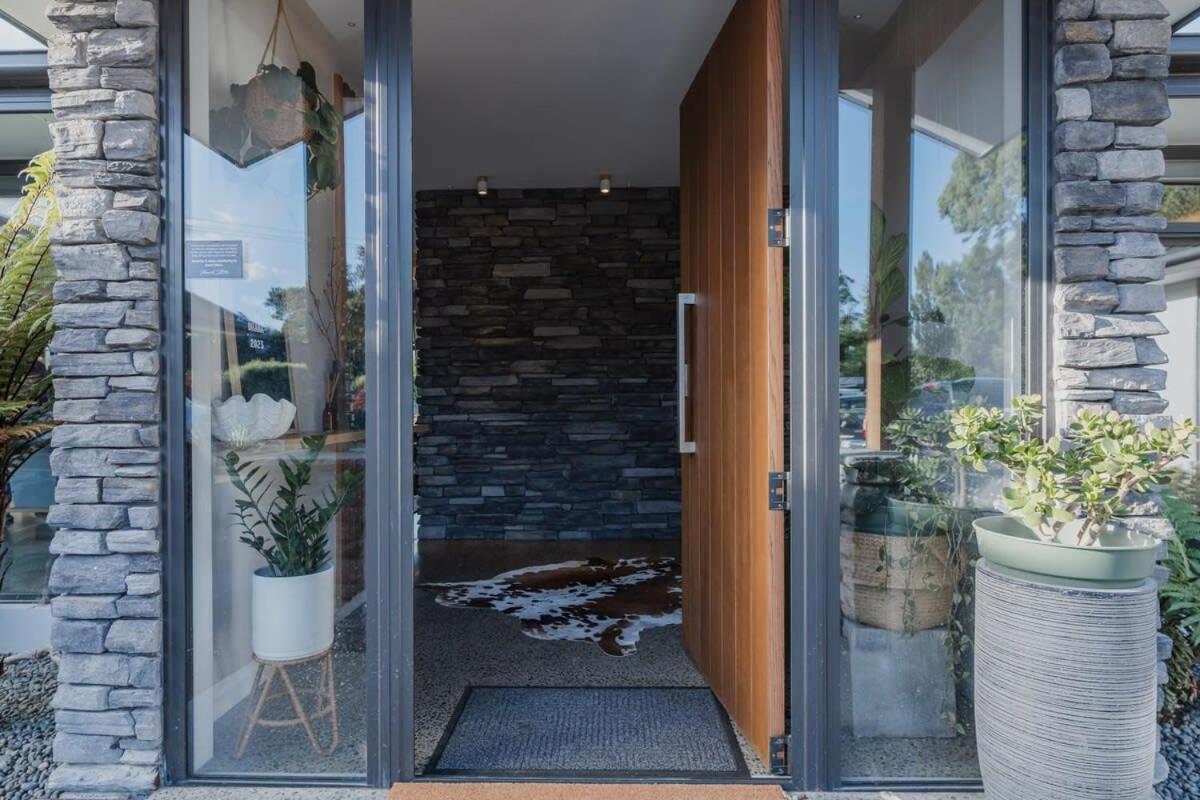 Expansive Luxury Country Escape