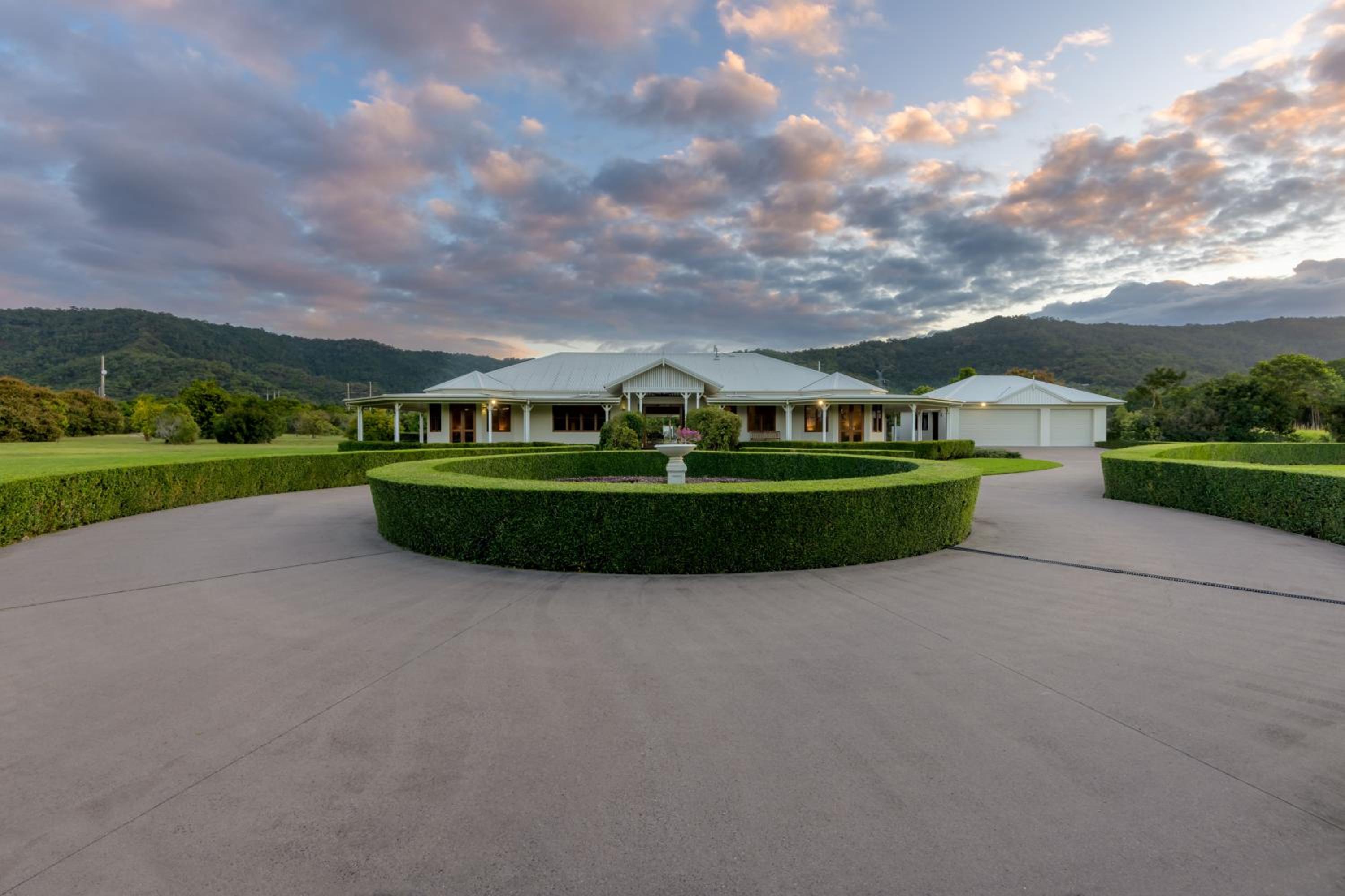 The Hampton Lodge with private pool on 25 acres