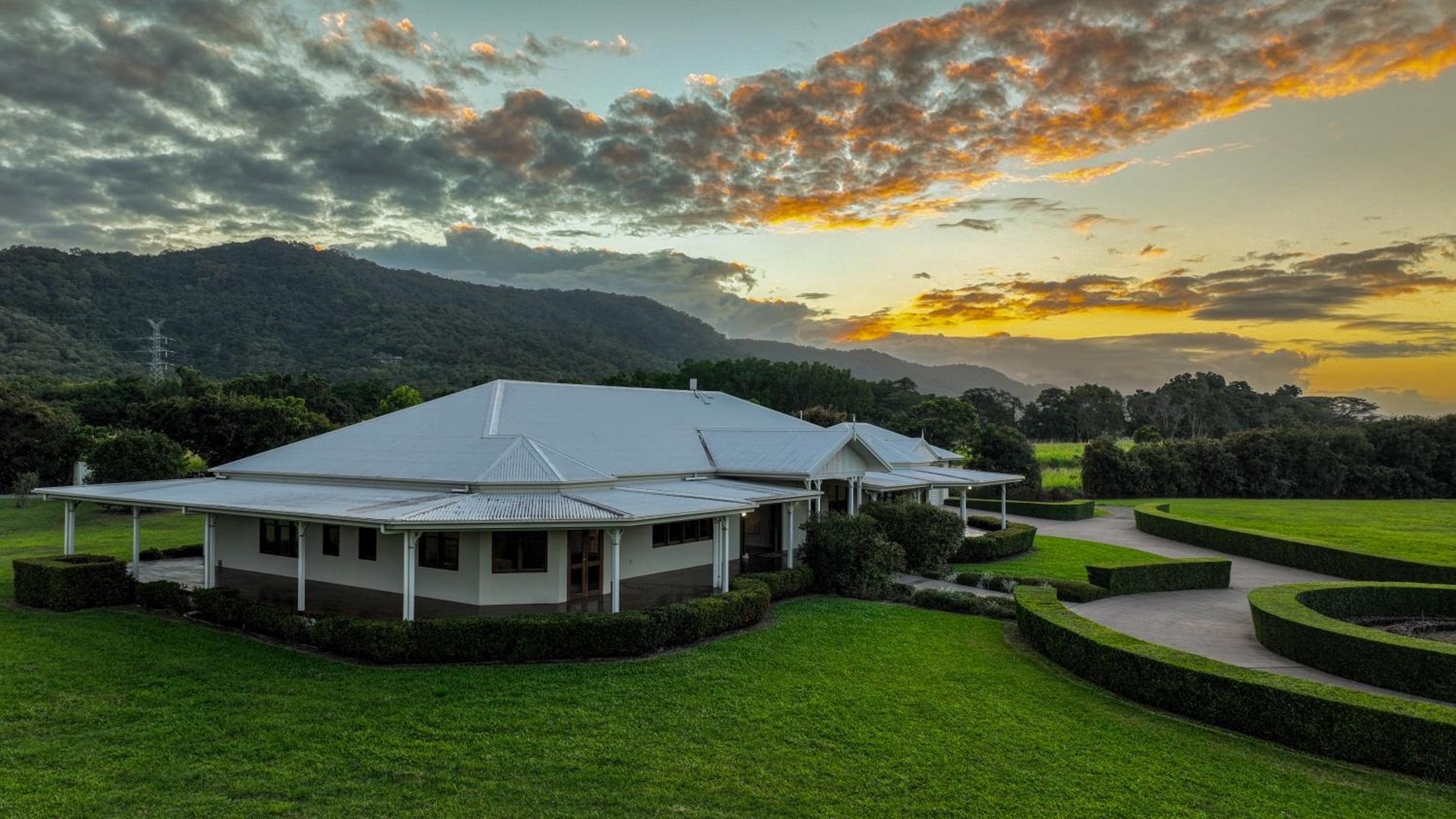 The Hampton Lodge with private pool on 25 acres