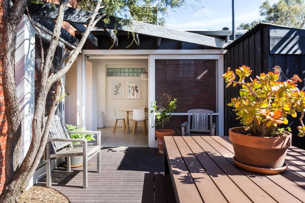 Spacious, Stylish House with Private Courtyard near Shops, Cafes, Beach and Tram