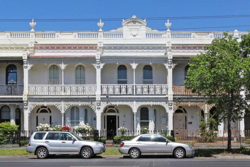 Spacious, Stylish House with Private Courtyard near Shops, Cafes, Beach and Tram