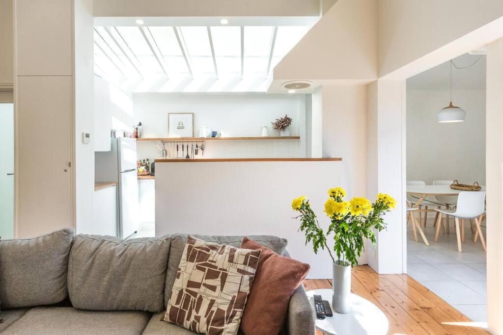 Spacious, Stylish House with Private Courtyard near Shops, Cafes, Beach and Tram