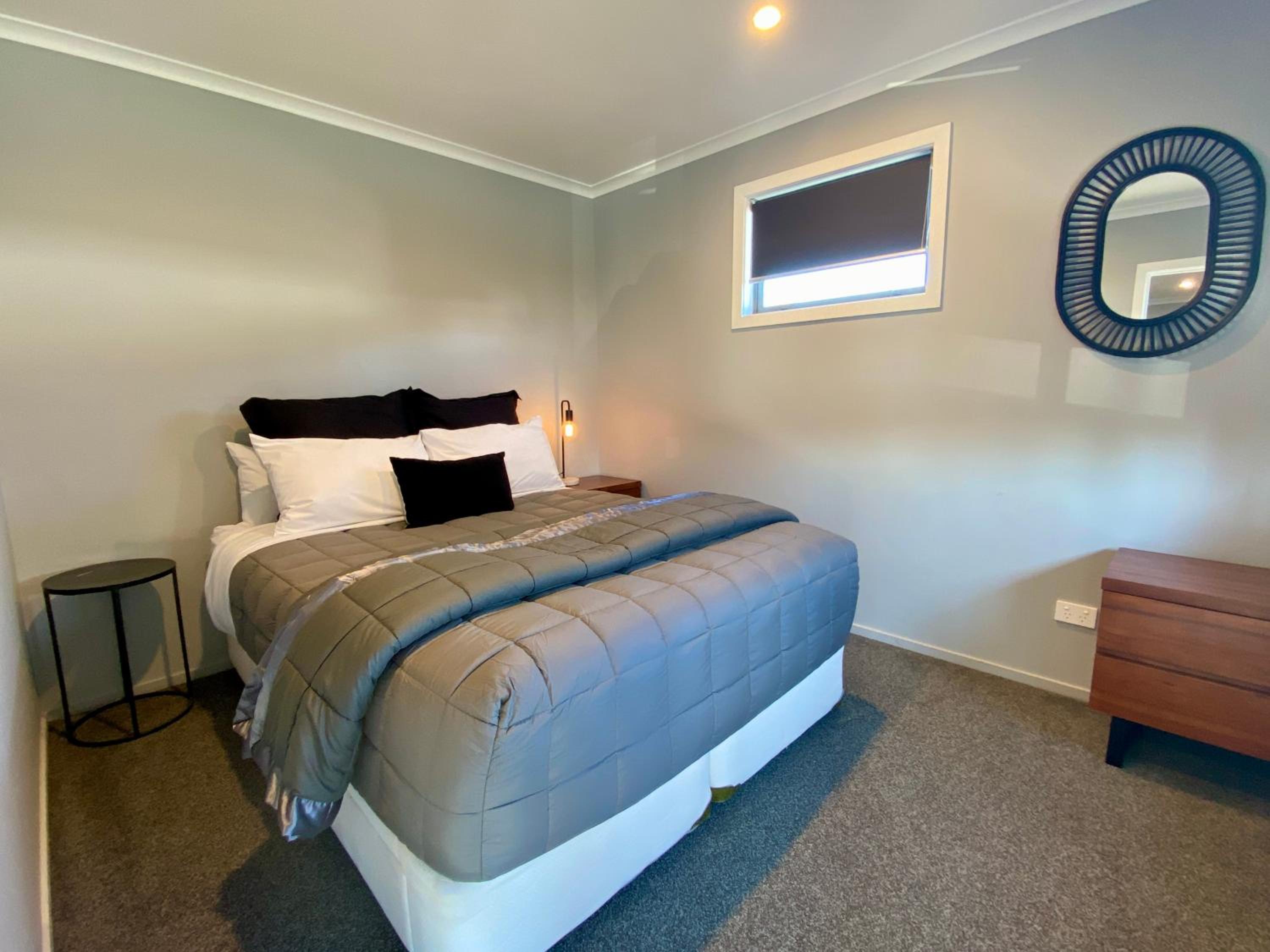 Central, Cosy, Convenient view 4