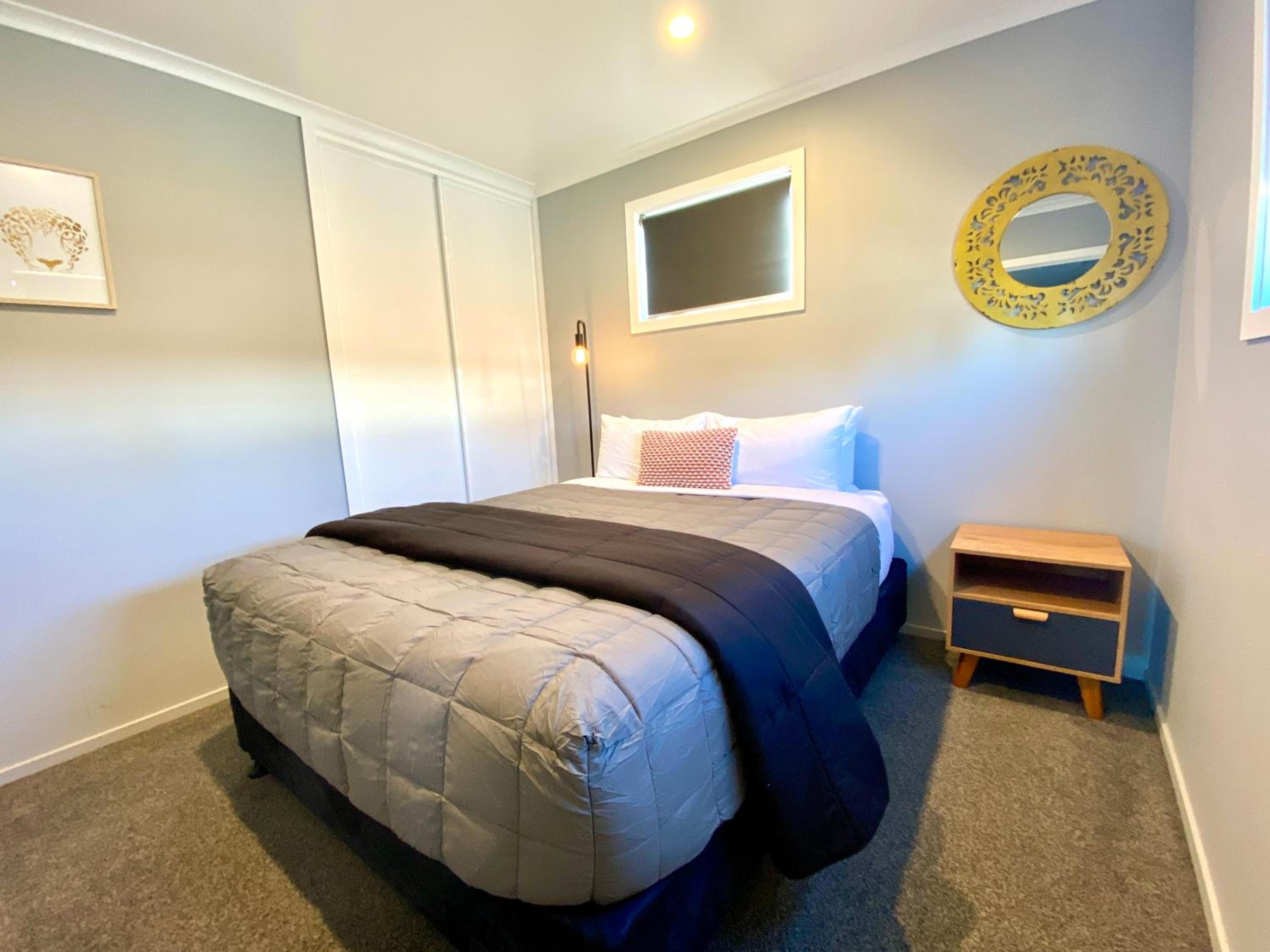 Central, Cosy, Convenient view 5