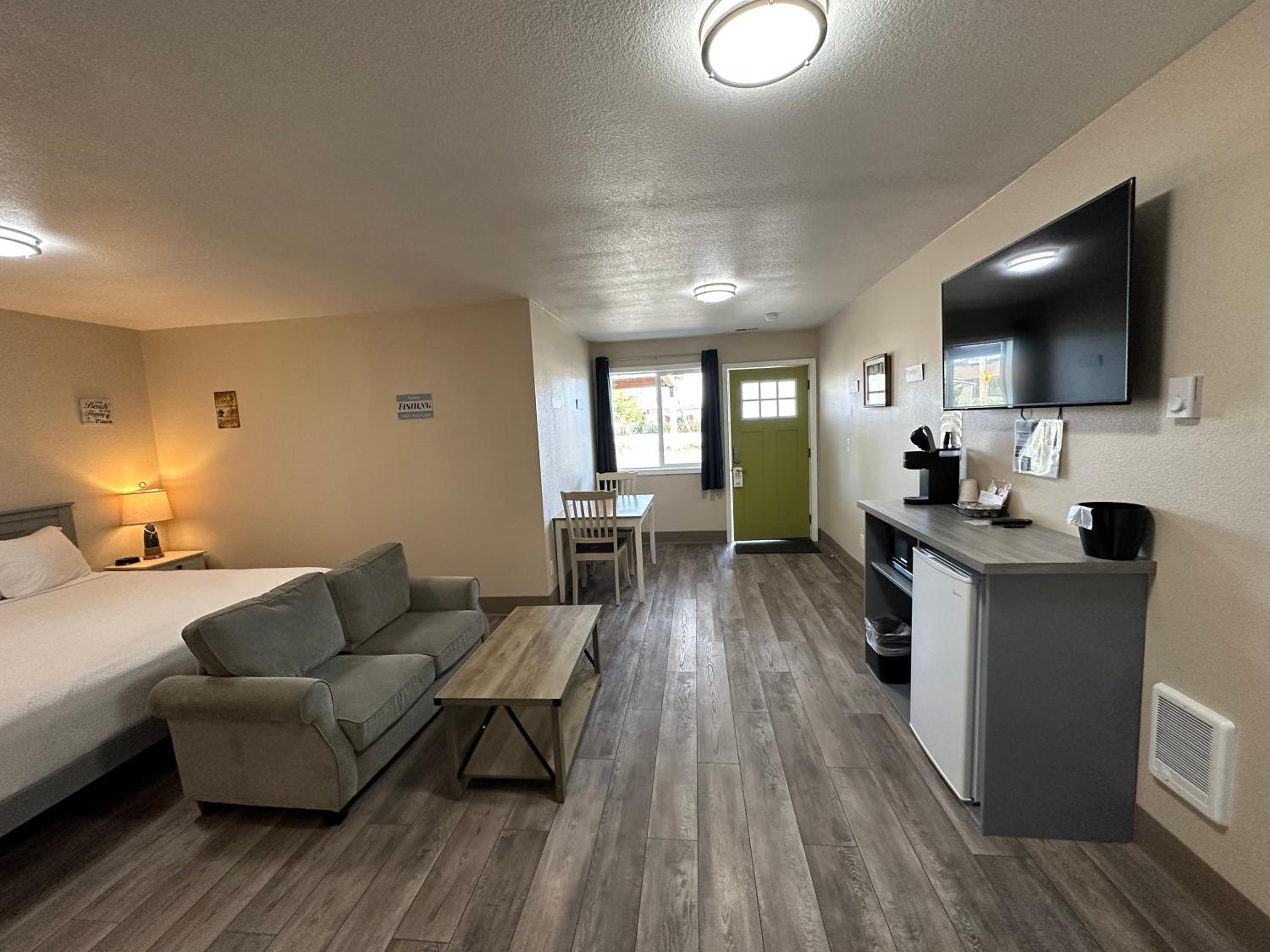 Coastal Inn and Suites