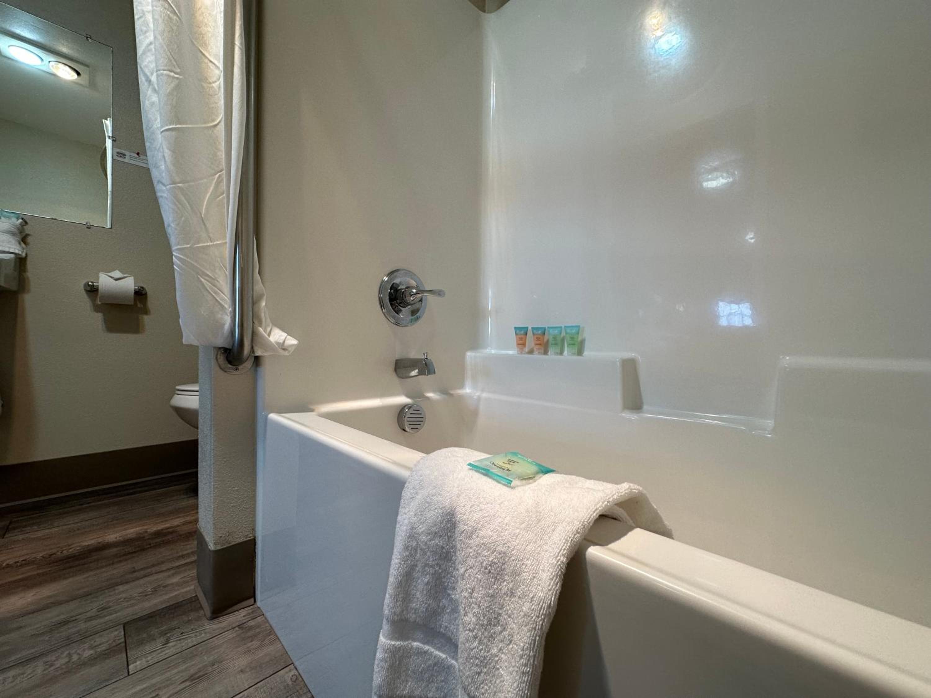 Coastal Inn and Suites