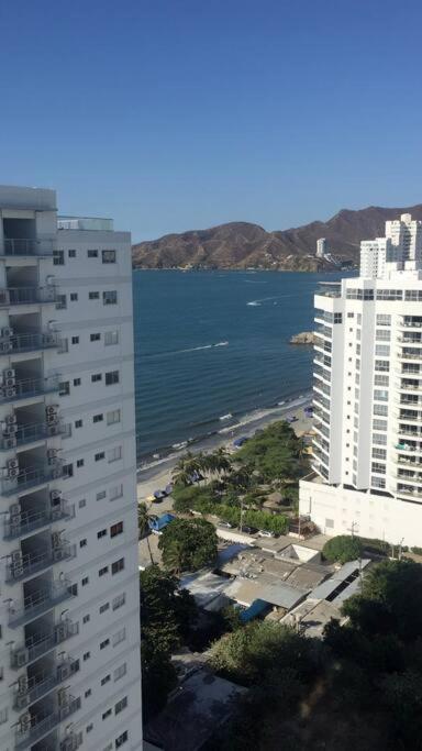 Salguero Beach- Pool-Gym-Jacuzzi- Mountain View