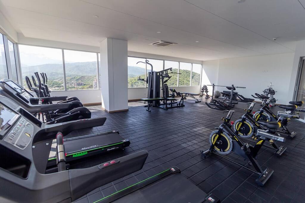 Salguero Beach- Pool-Gym-Jacuzzi- Mountain View