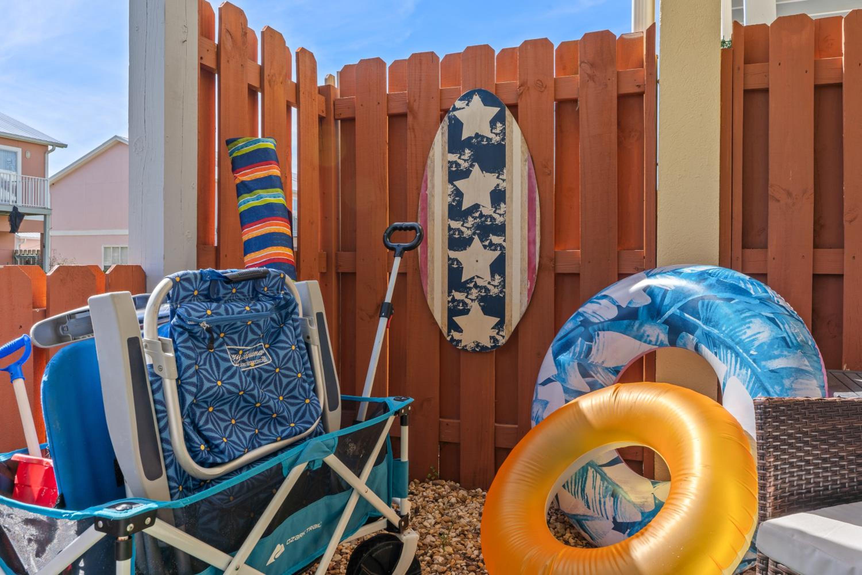 Central Pool 5 Min Walk to Beach & Shops view 4
