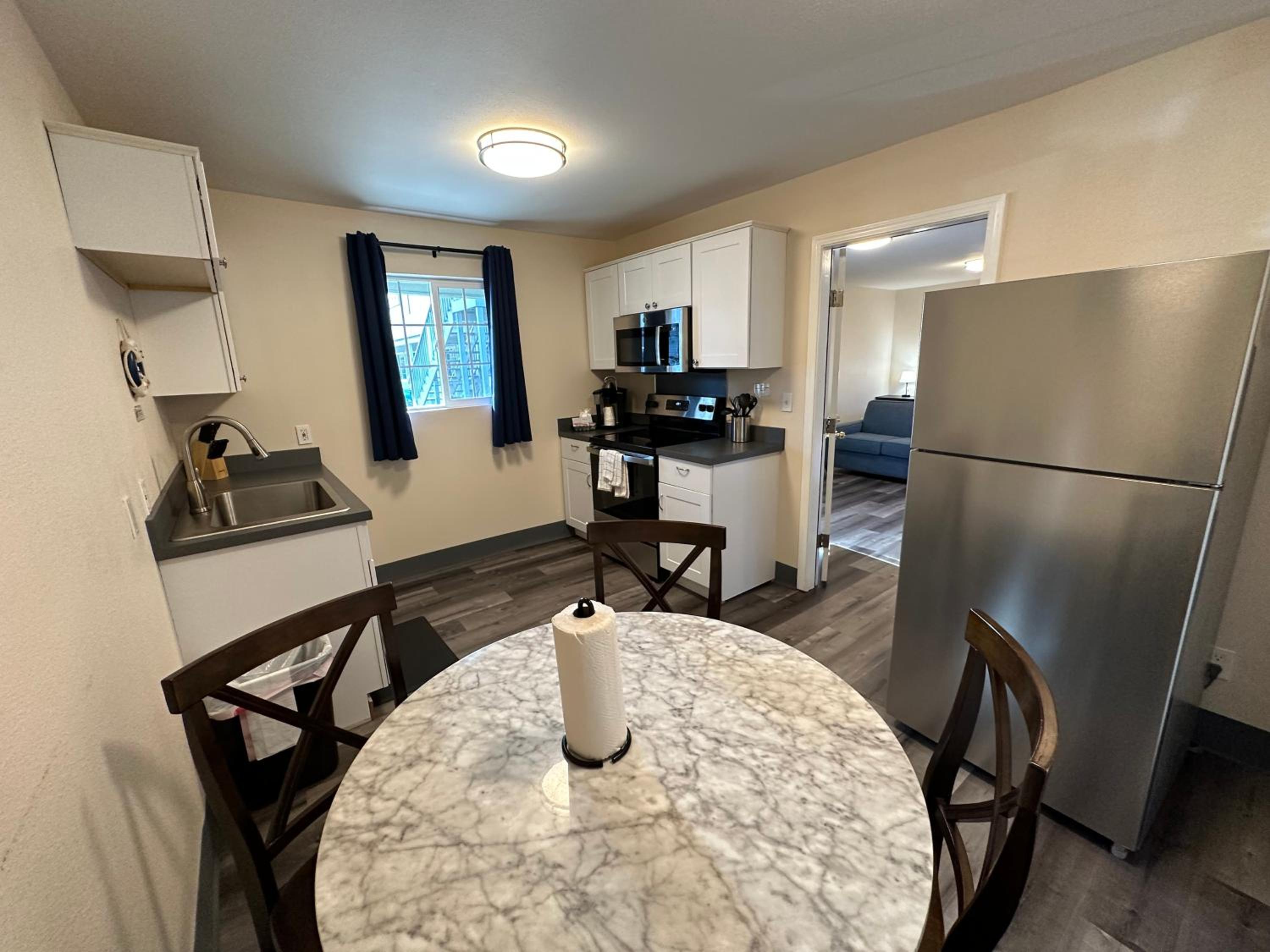 Coastal Inn and Suites