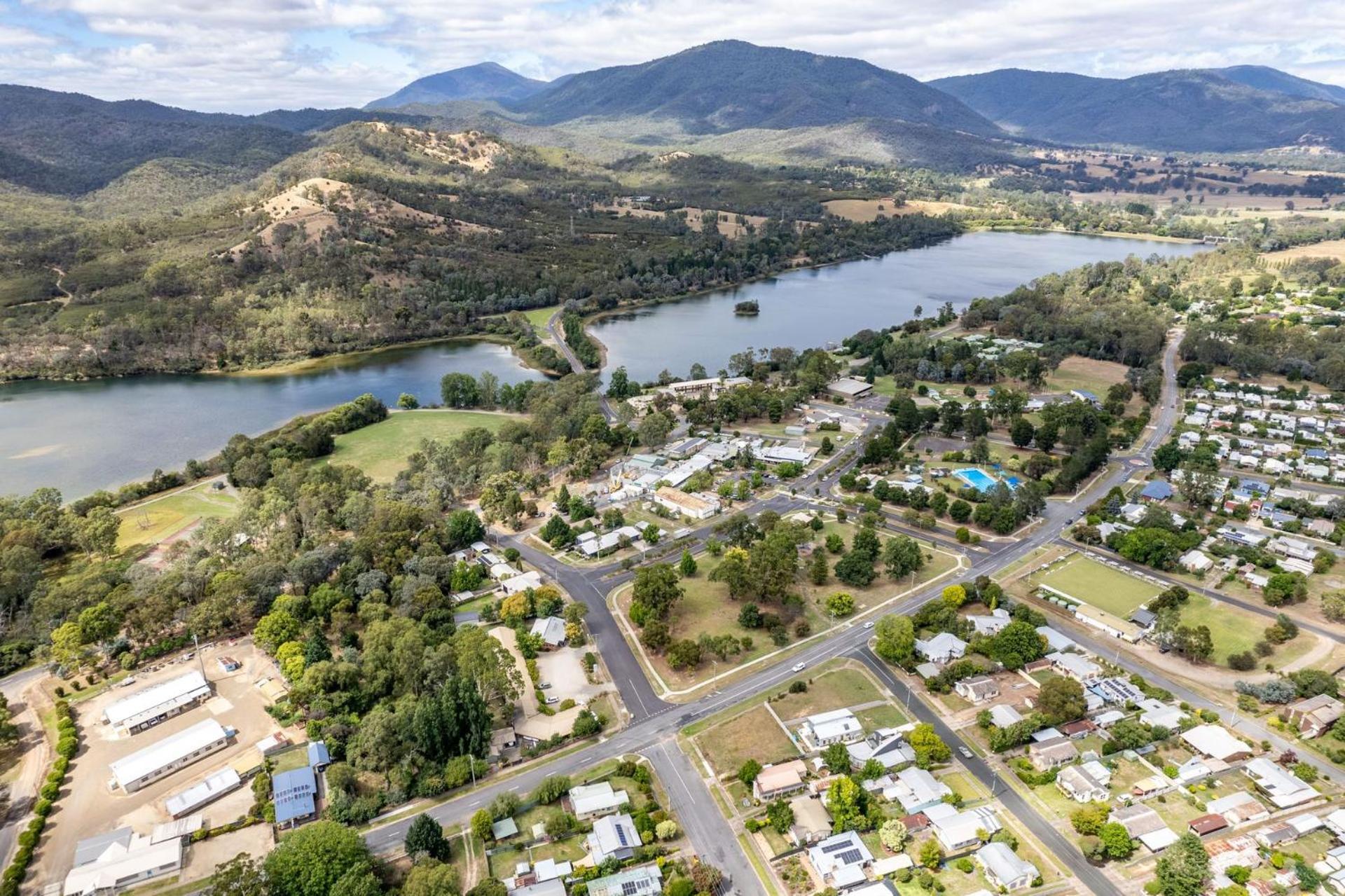 Eildon Motel Main house