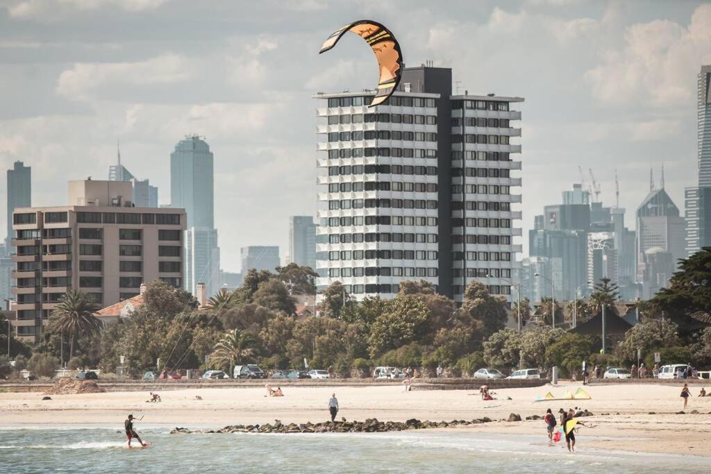 Sensational St Kilda stay at Sunset Beach Tower