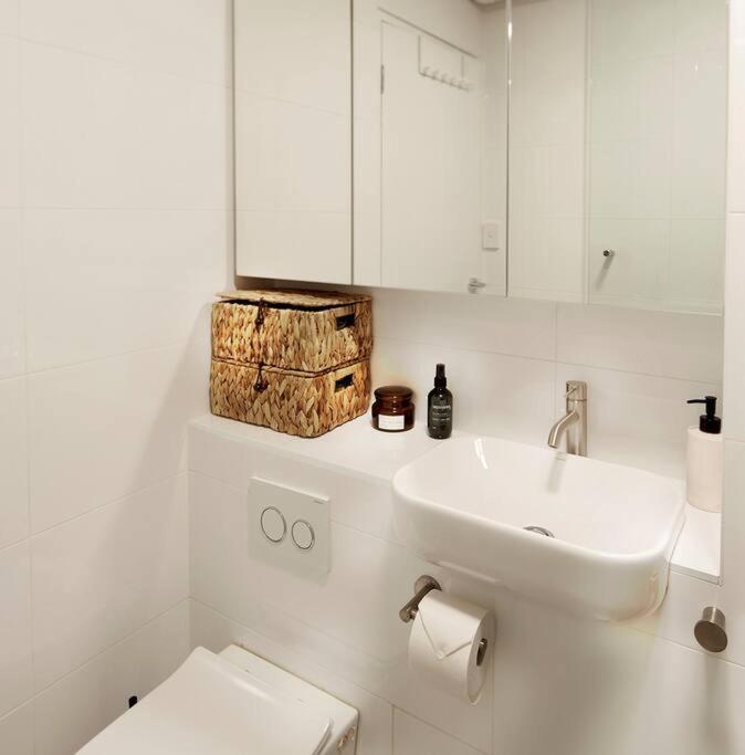 Sensational St Kilda stay at Sunset Beach Tower