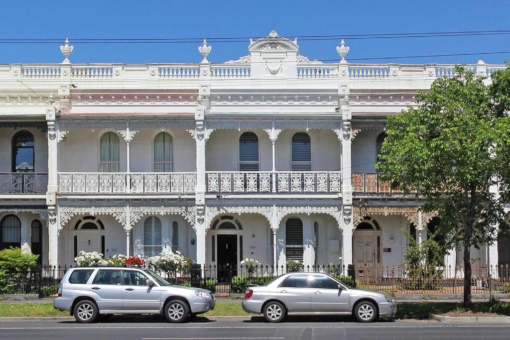 Sensational St Kilda stay at Sunset Beach Tower