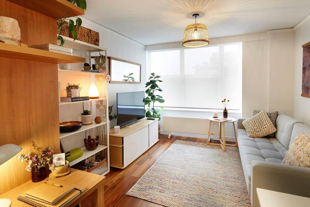 Sensational St Kilda stay at Sunset Beach Tower
