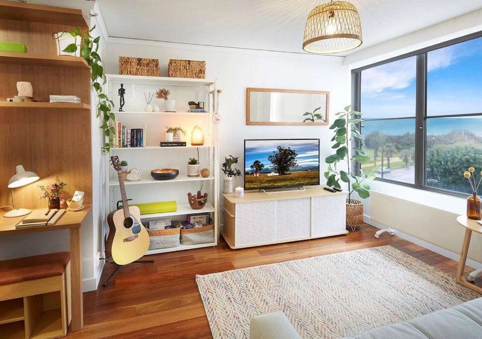Sensational St Kilda stay at Sunset Beach Tower
