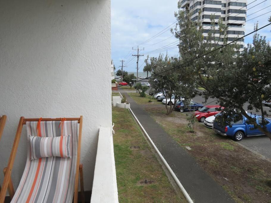 Big A1 Art Deco Apt with stunning city & beach views