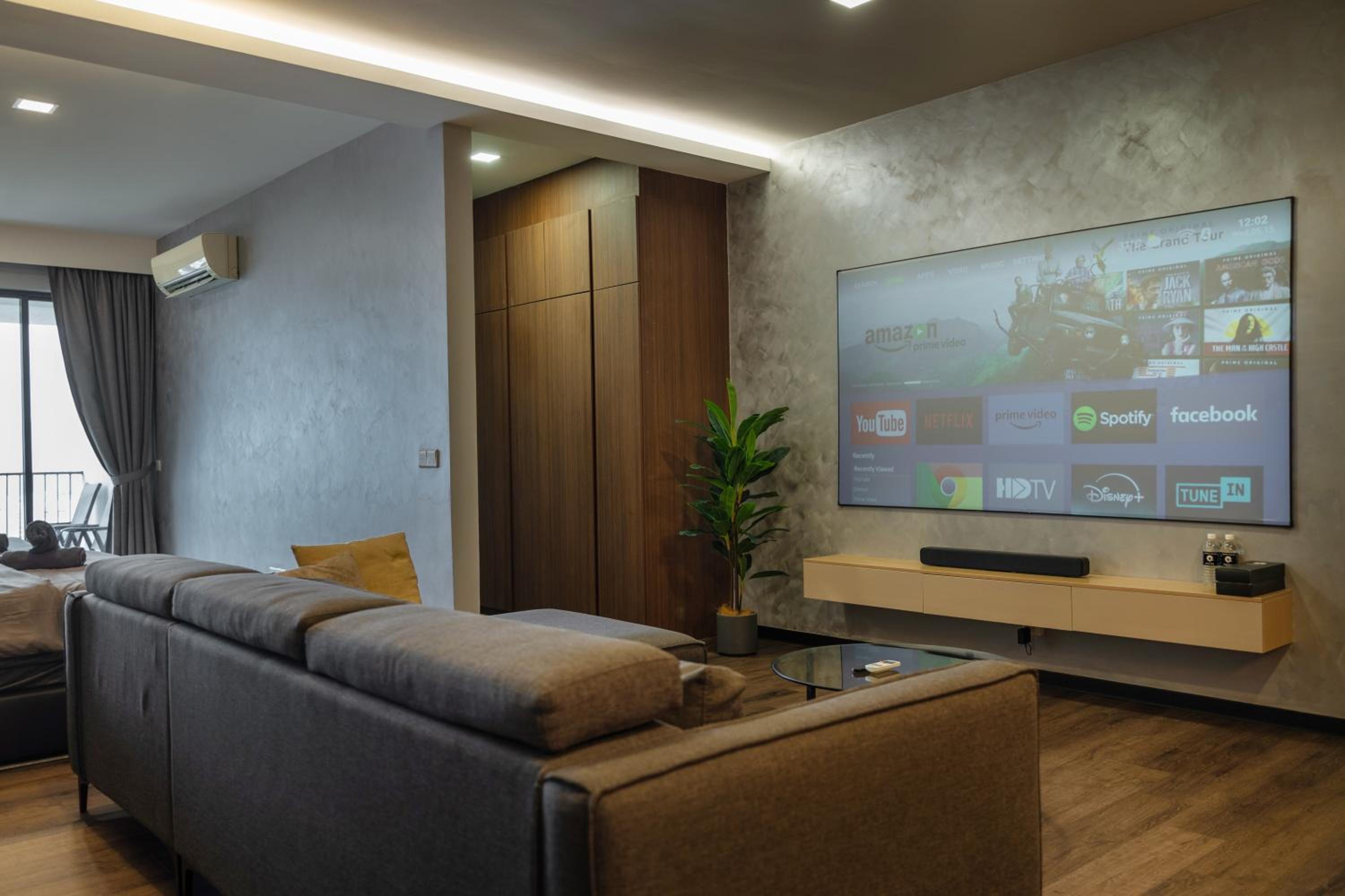 Luxury Seaview Projector Lounge by The Only Bnb photo 4