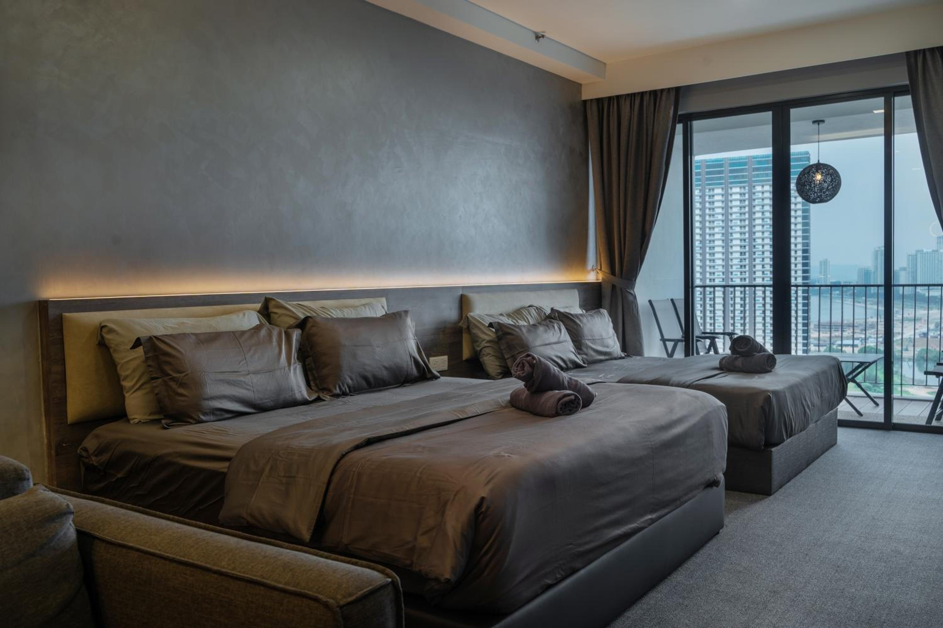 Luxury Seaview Projector Lounge by The Only Bnb photo 5