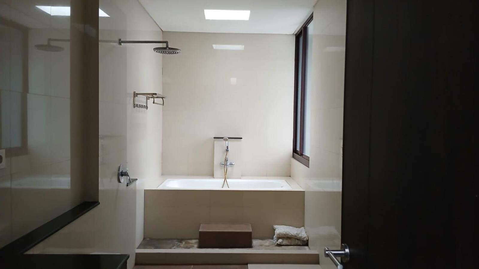 Hyarta 4 Bedrooms Villa - E1 by Masbie view 2