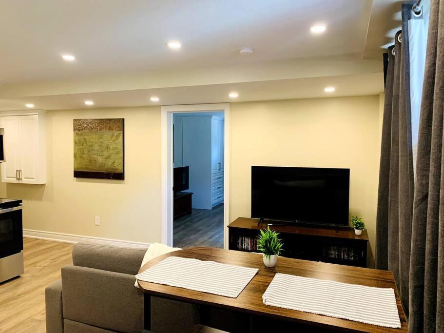 Cozy 1 bedroom basement apartment 14 days minimum