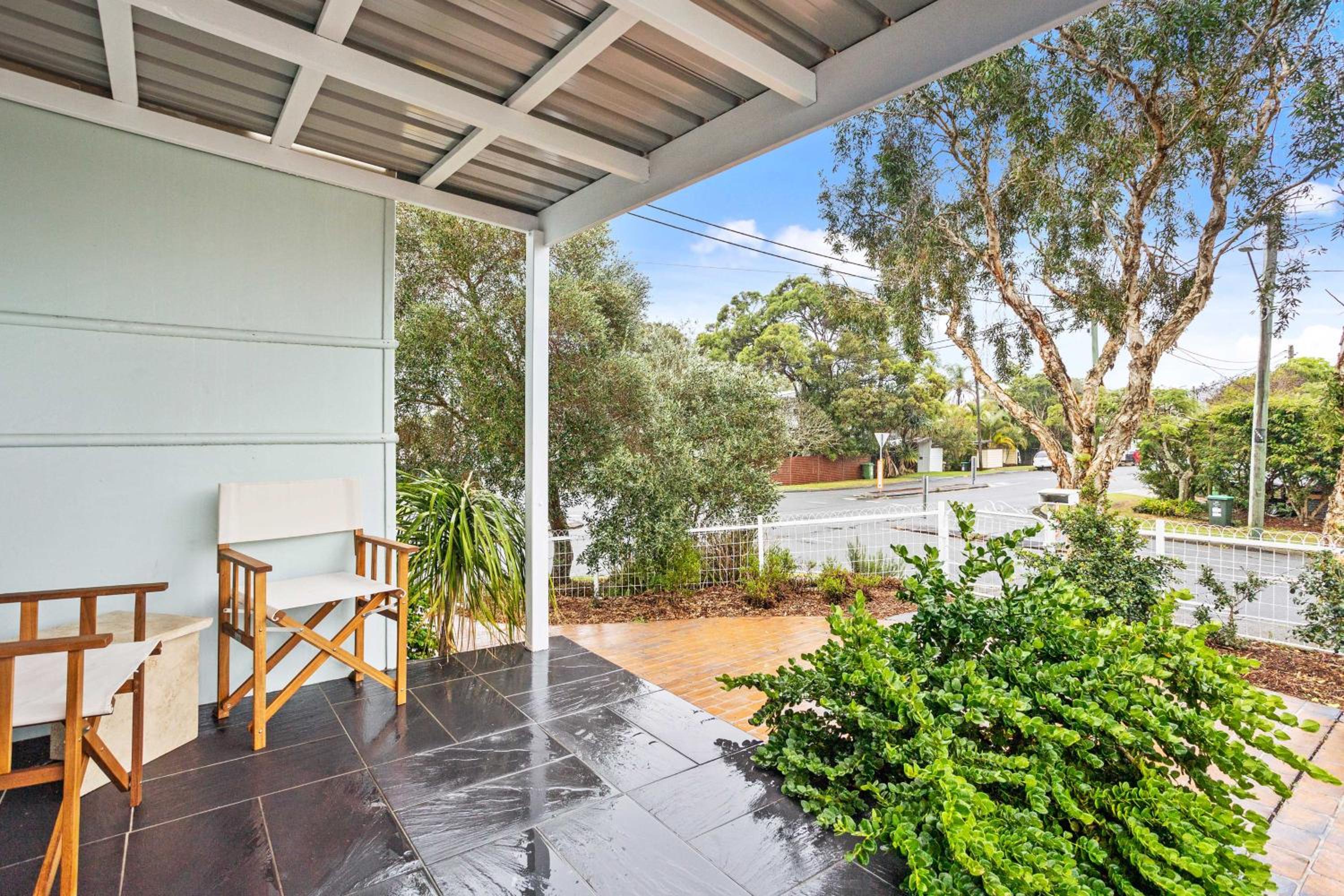 Palm Beach Cottage, Walk to Beach
