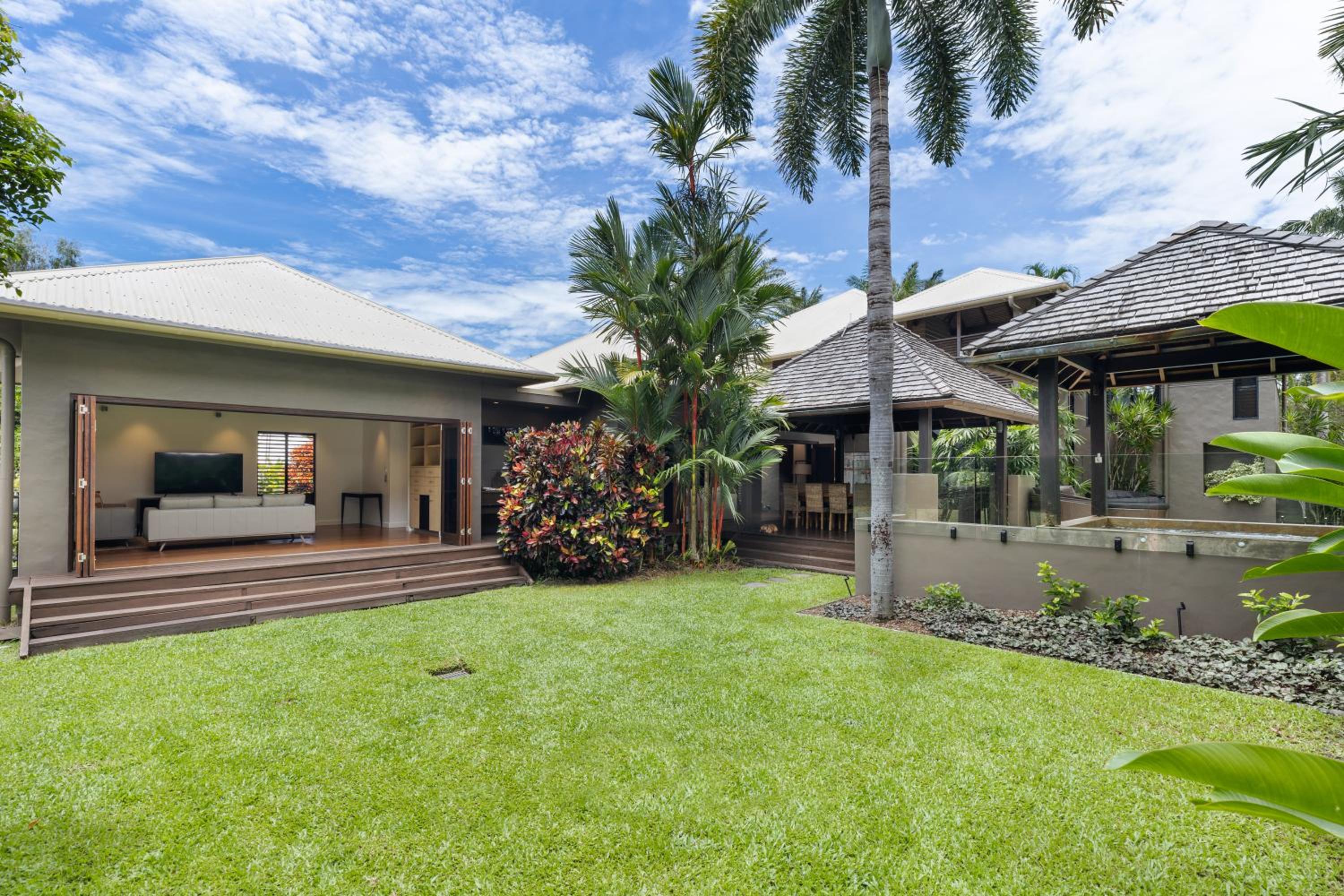 35 Beachfront Mirage Port Douglas