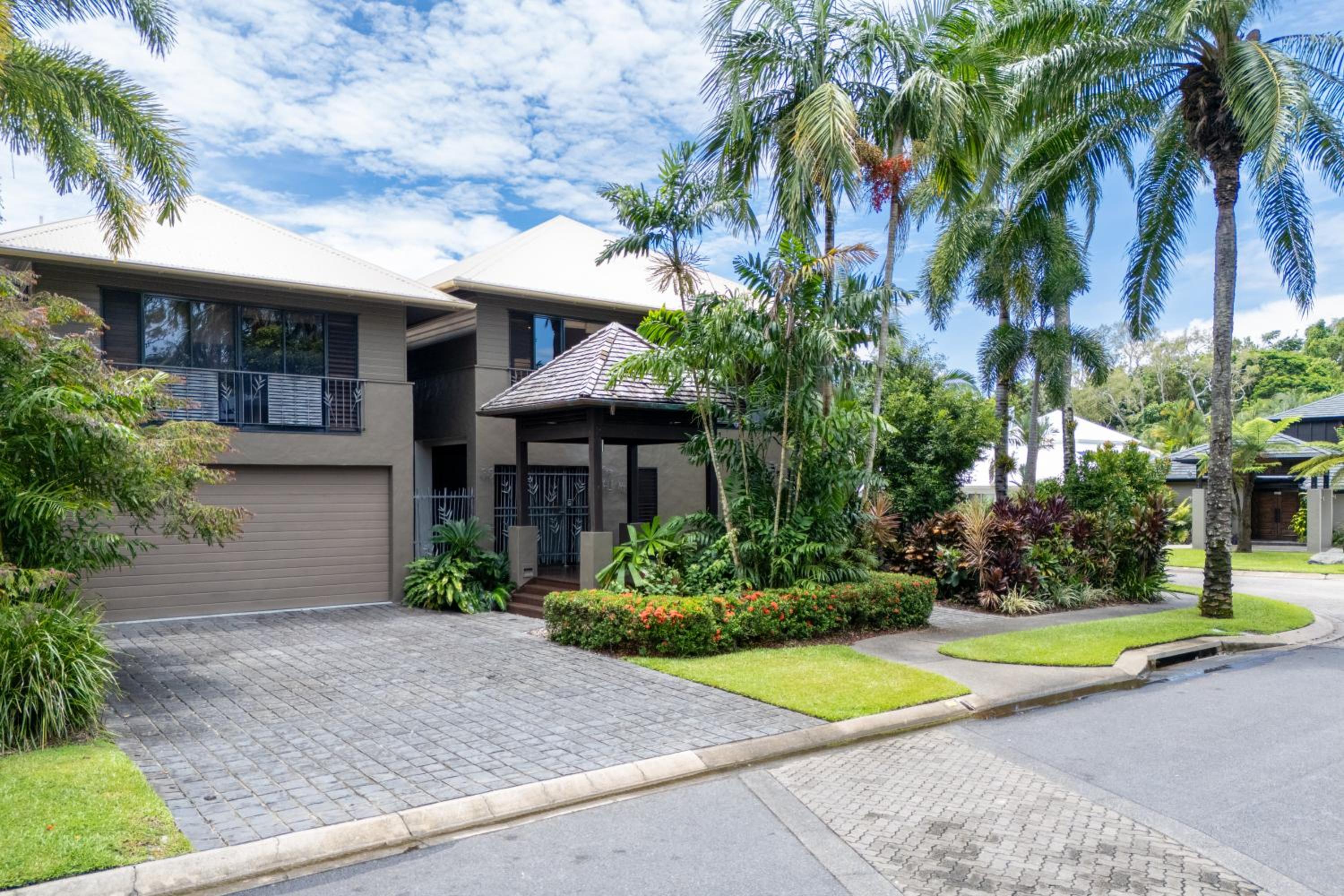 35 Beachfront Mirage Port Douglas