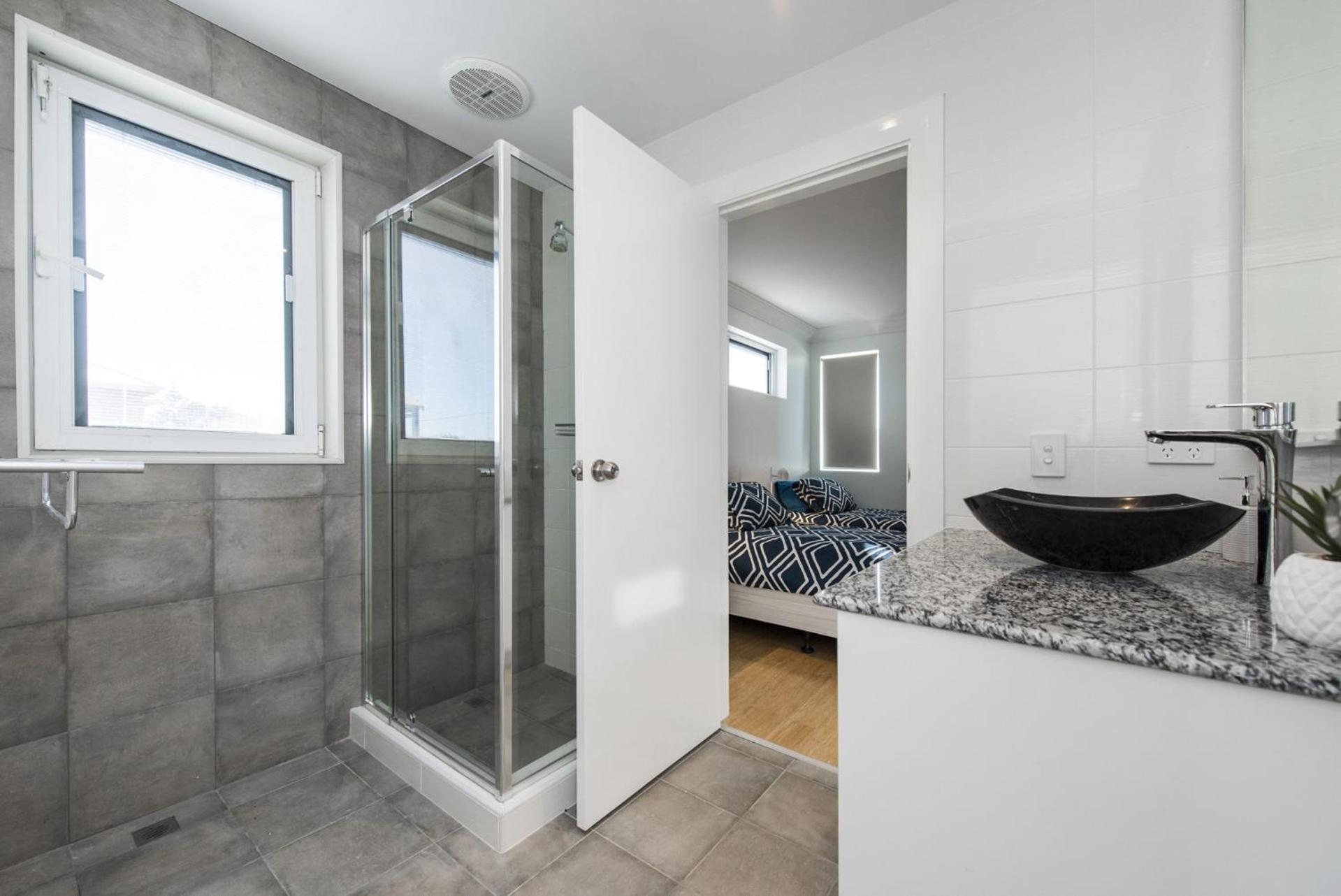 Oceans Waves - Luxury Apartment with ocean views