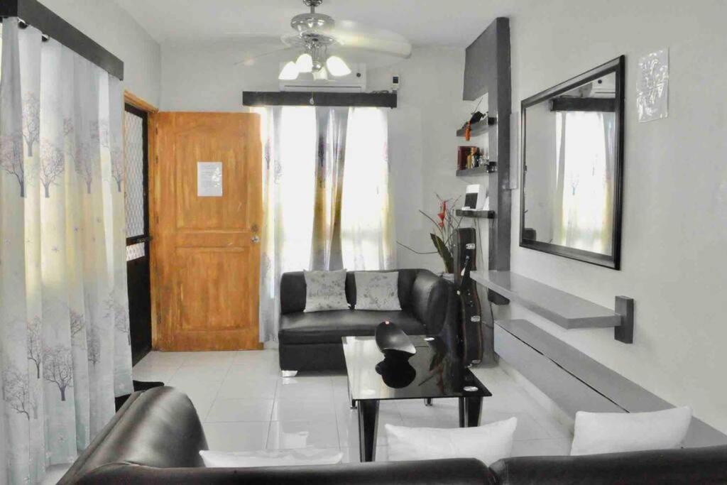 Casa de Molino 3storey3bedroom AL view 3