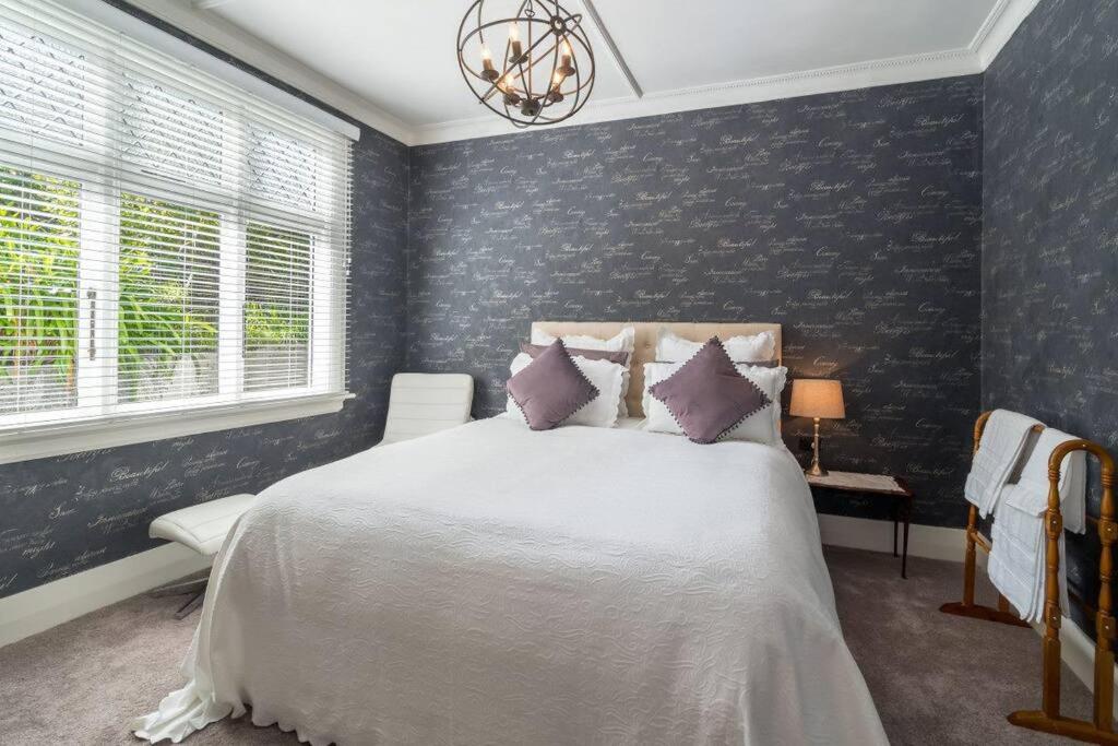Sea Salt Apartment Dunedin 3 Bedrooms & Sea Views view 2