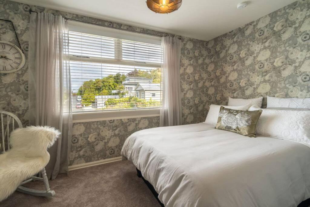 Sea Salt Apartment Dunedin 3 Bedrooms & Sea Views view 3