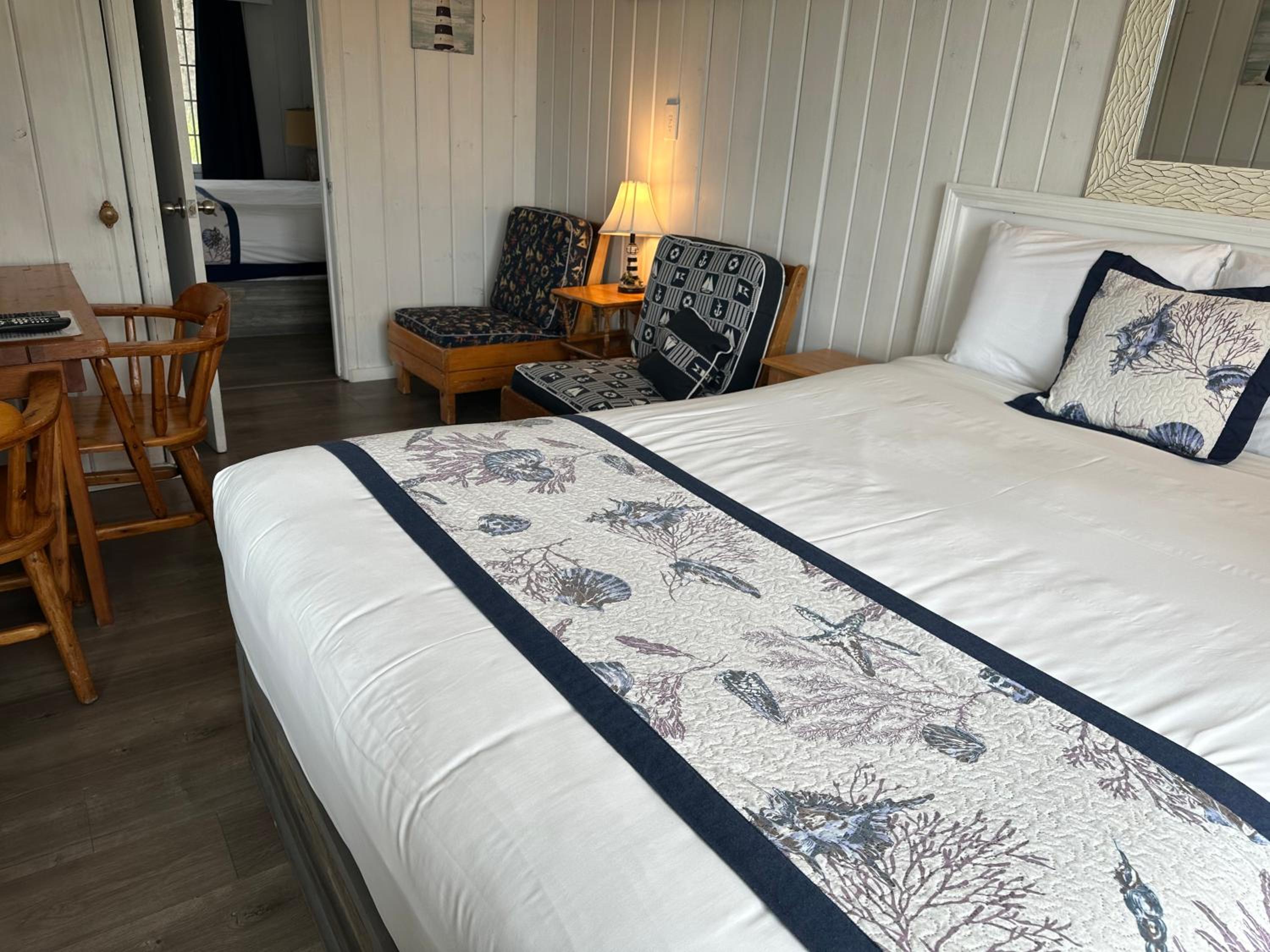 Tillicum Beach Motel - Formerly Deane's Oceanfront Lodge