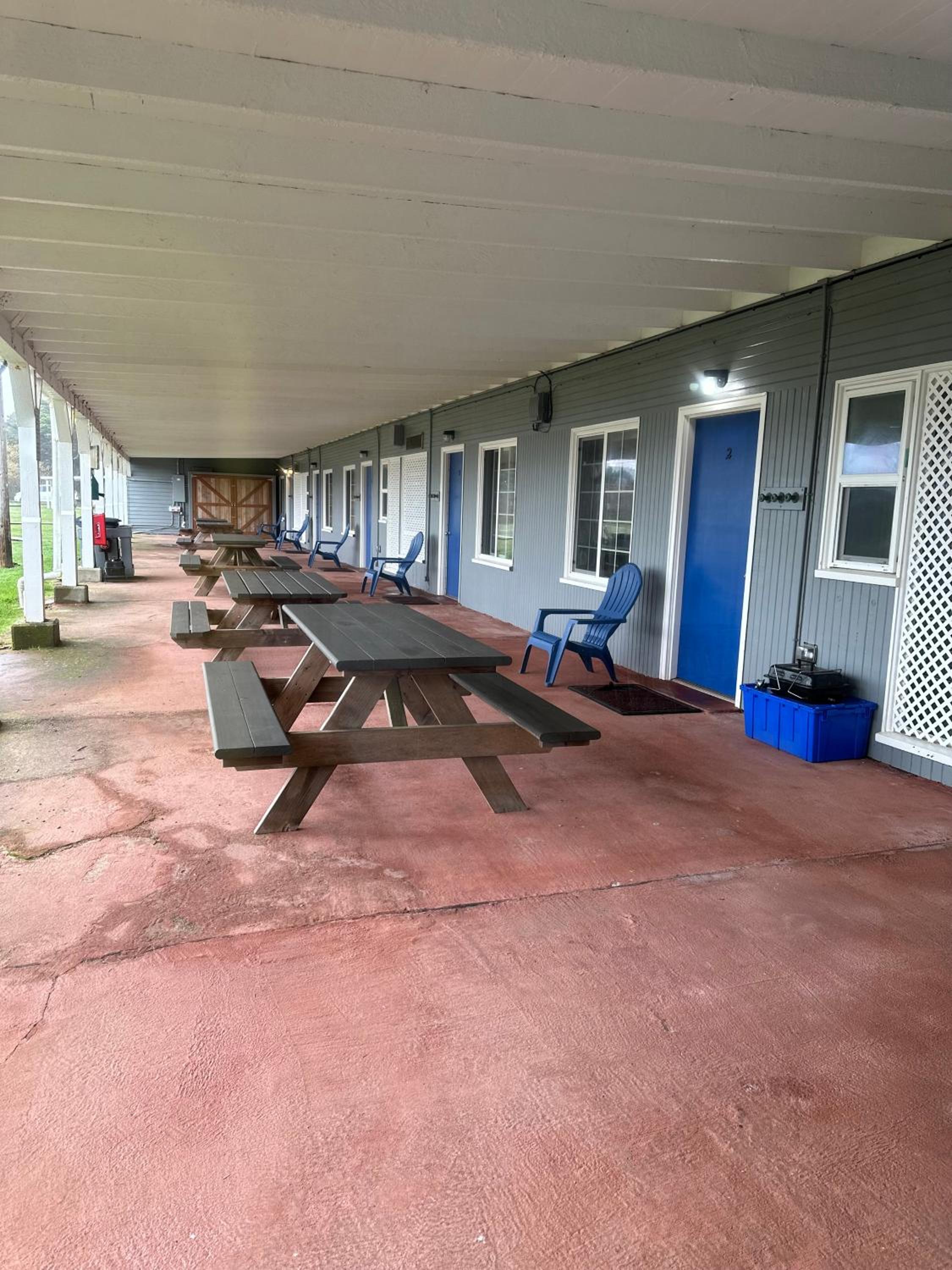Tillicum Beach Motel - Formerly Deane's Oceanfront Lodge