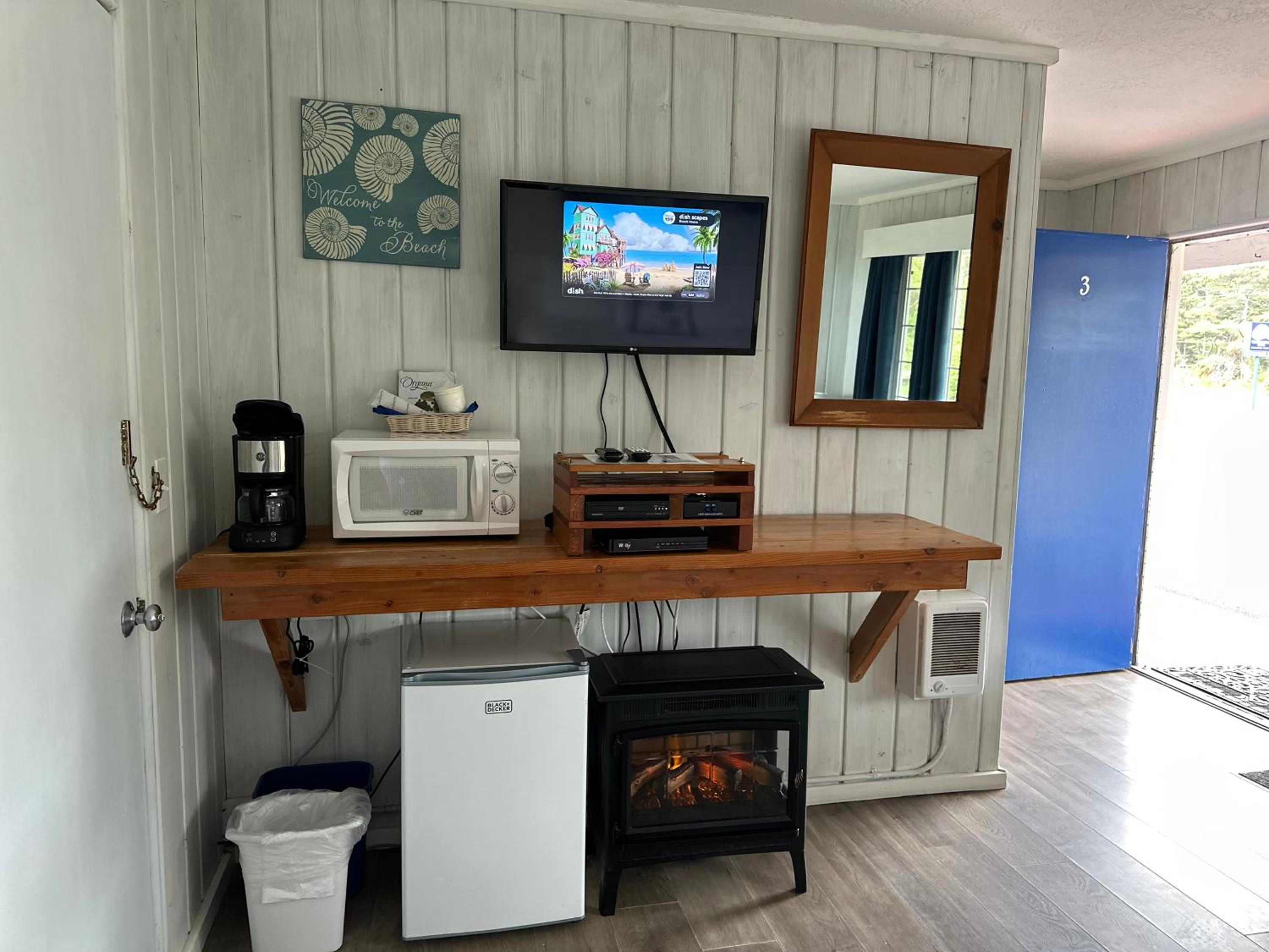 Tillicum Beach Motel - Formerly Deane's Oceanfront Lodge