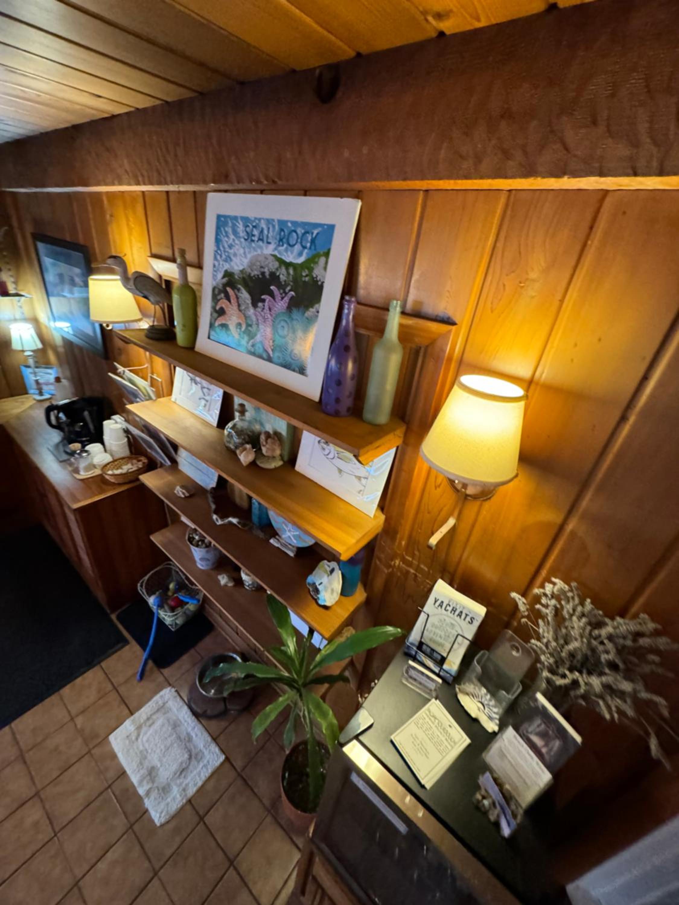Tillicum Beach Motel - Formerly Deane's Oceanfront Lodge
