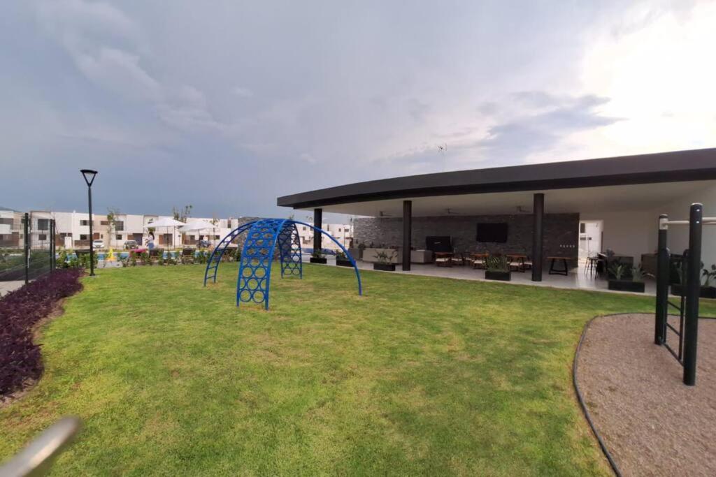 Casa frente a alberca view 5