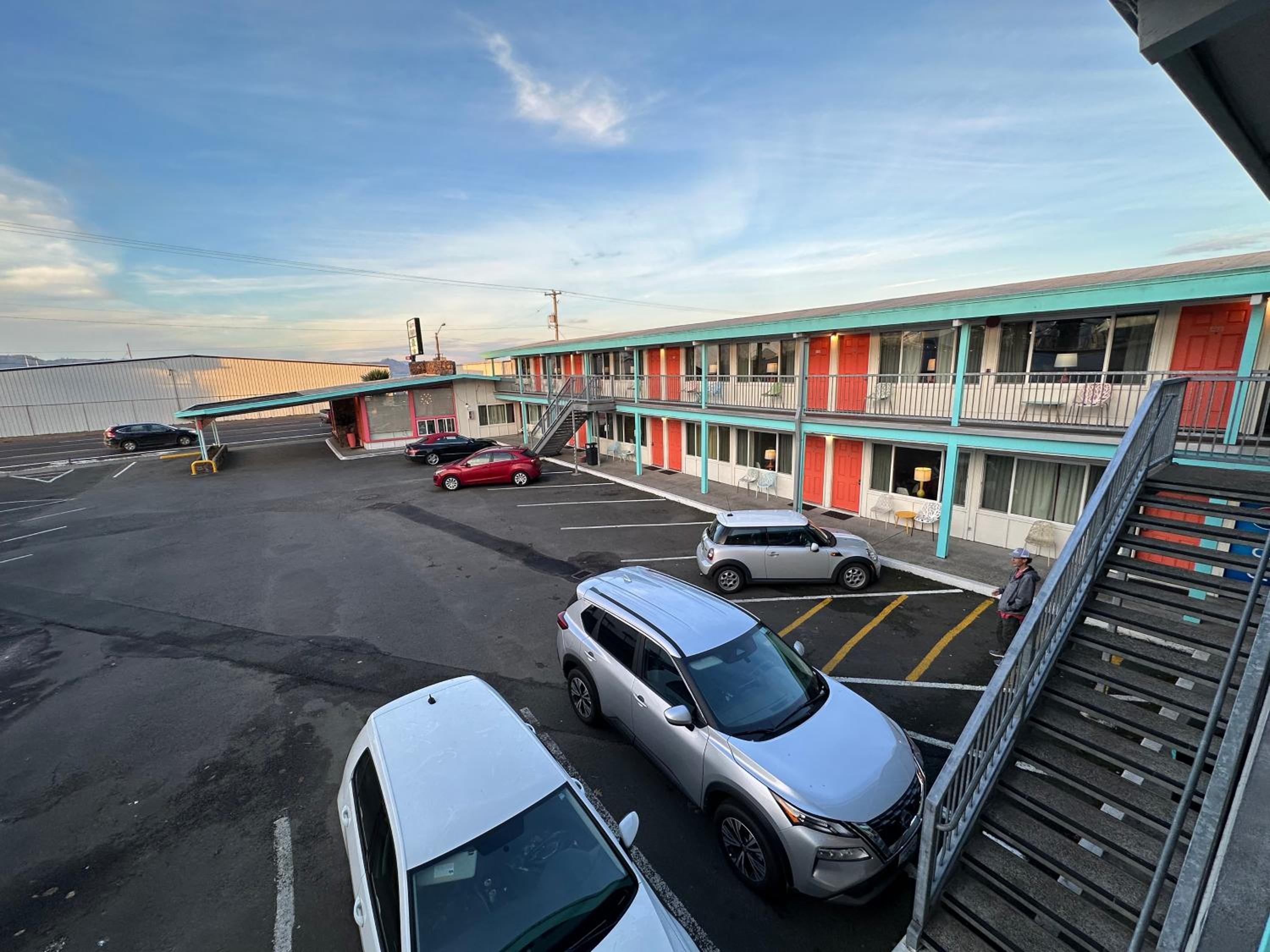 Atomic Motel