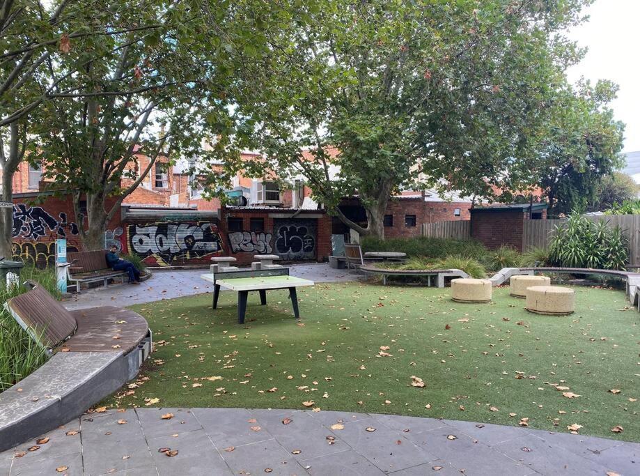 The Place On Clarendon Place, Position Perfect