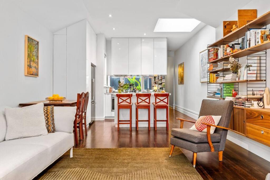 The Place On Clarendon Place, Position Perfect